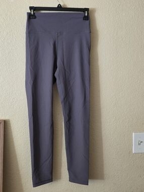 Willo High-Waist Leggings in Slate Purple Size M. NWT